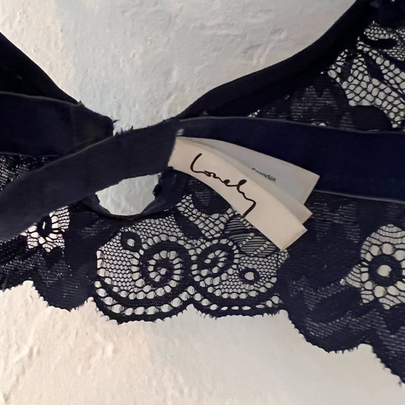 LONELY Cyd Busier Lace Underwire Mid-Line Bra - Picture 6 of 10